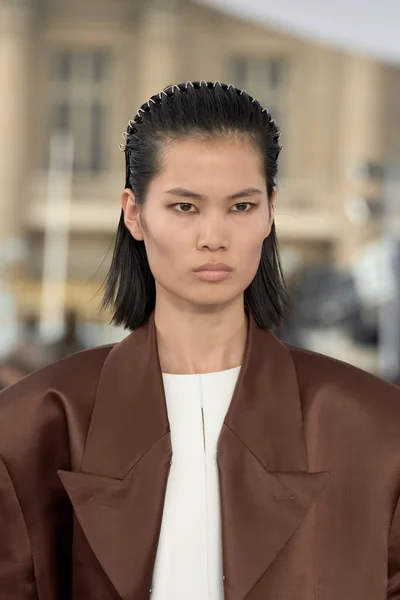 Look 90